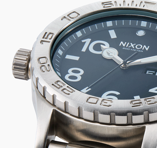 Nixon Vault 41-20 GIF showing different color options available in new watch.